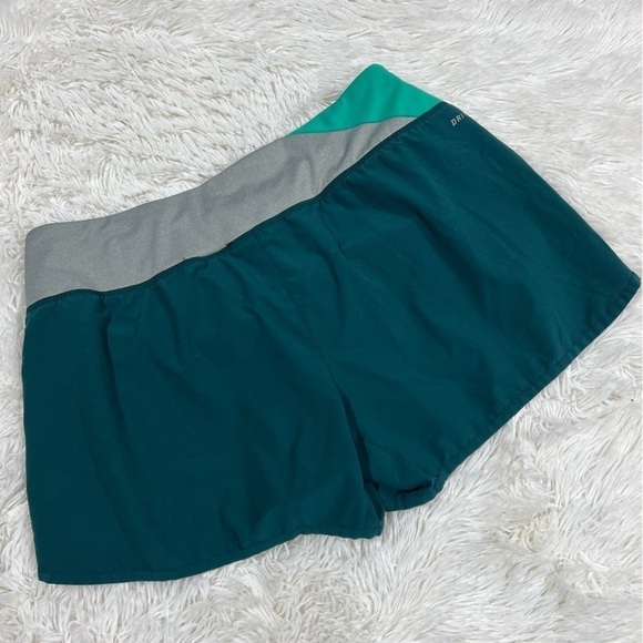 Nike Dri-Fit Sea Green Running Short Womans Size Medium - Picture 9 of 13